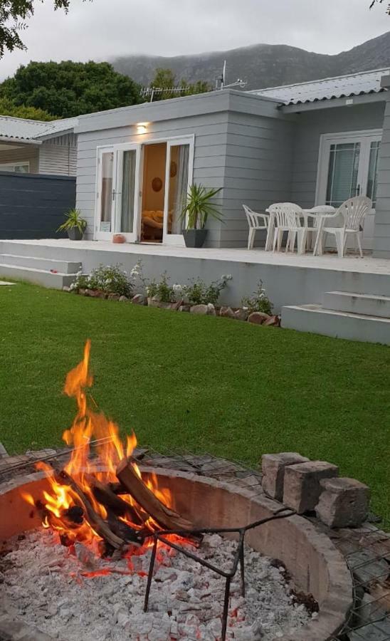 Corban Cottage Hermanus Eksteriør bilde
